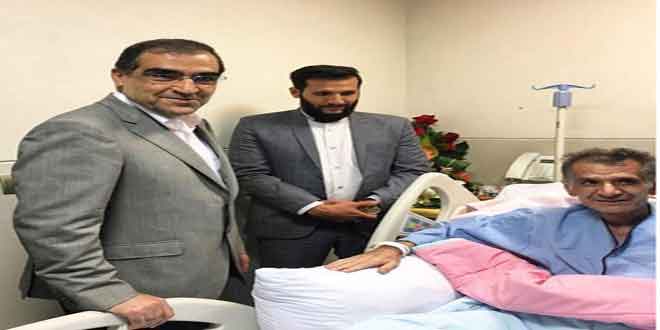 Photo of وزیر بهداشت و ده‌نمکی از حبیب‌الله کاسه‌ساز عیادت کردند
