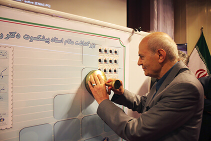عکس از دکتر رضا فرید حسینی،استاد دانشگاه علوم پزشکی مشهد، مدیر گروه آلرژی و ایمونولوژی