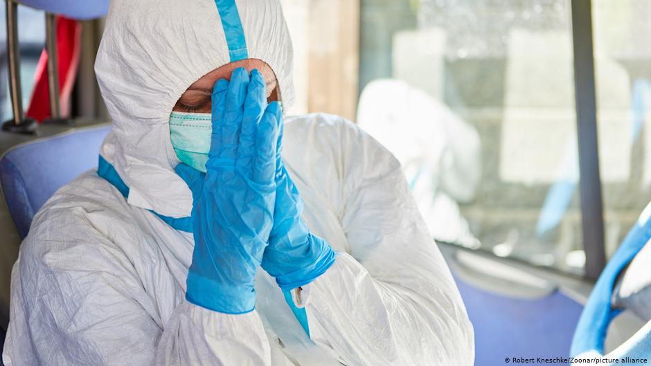 عکس از هشدار دانشمندان: ویروس کرونای «زیرک» را دست‌کم نگیرید